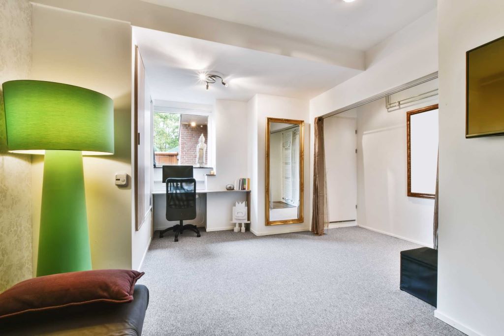 clean room with berber carpet